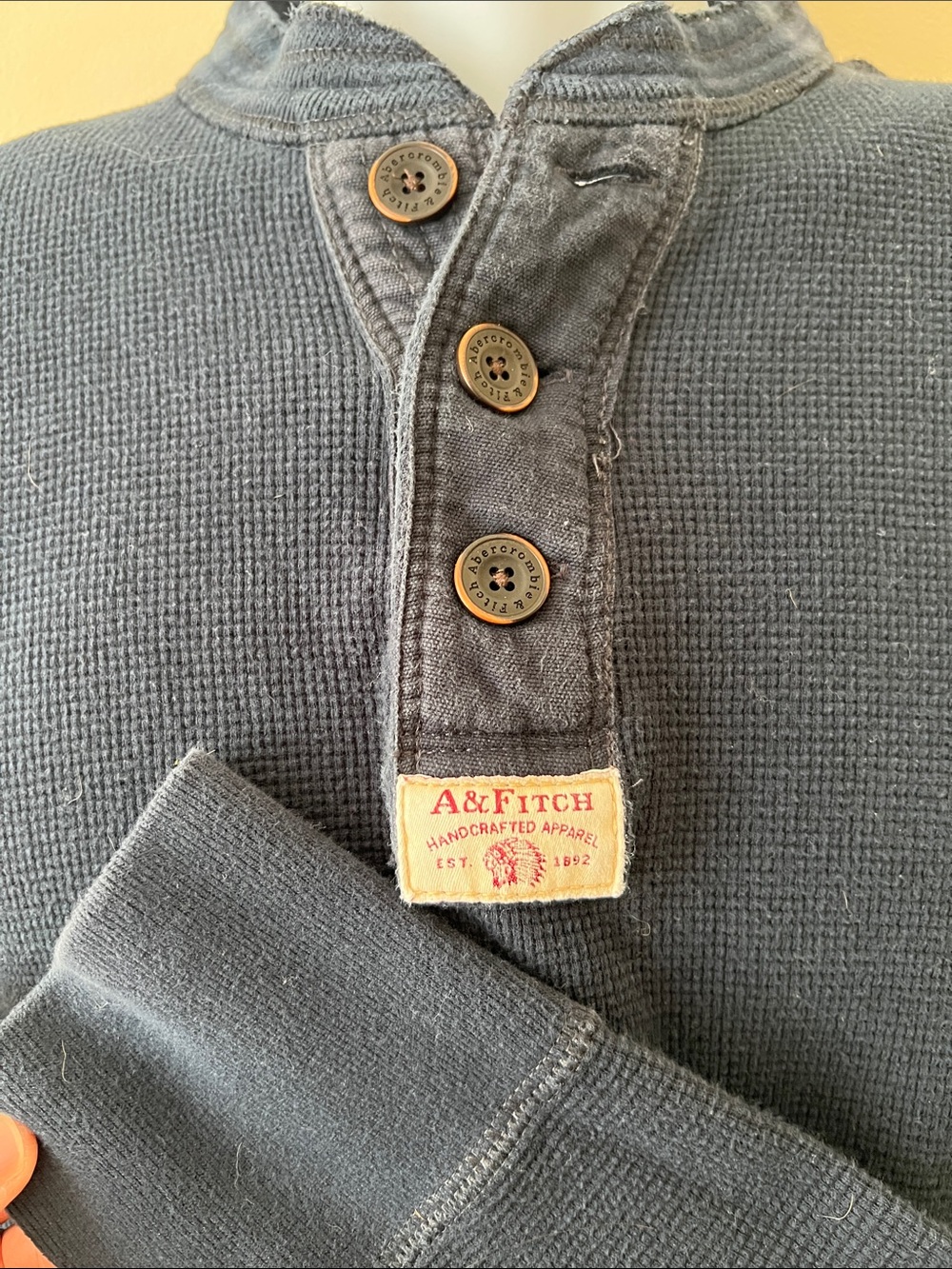 Abercrombie & Fitch Men's Dark Navy Waffle Henley Long Sleeve - Picture 4 of 5